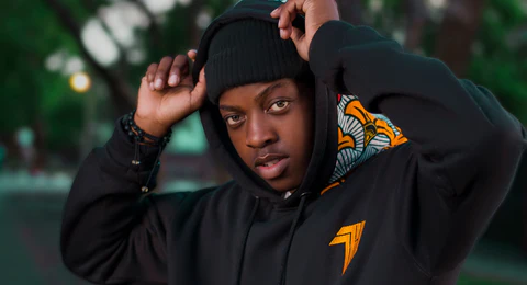 HOODIES VS. SWEATSHIRTS: EVERYTHING YOU NEED TO KNOW