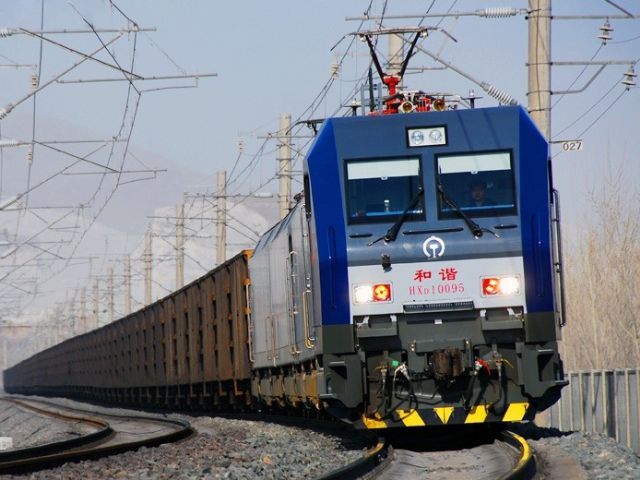 What Are the Benefits of Cross-Border Intermodal Shipping?